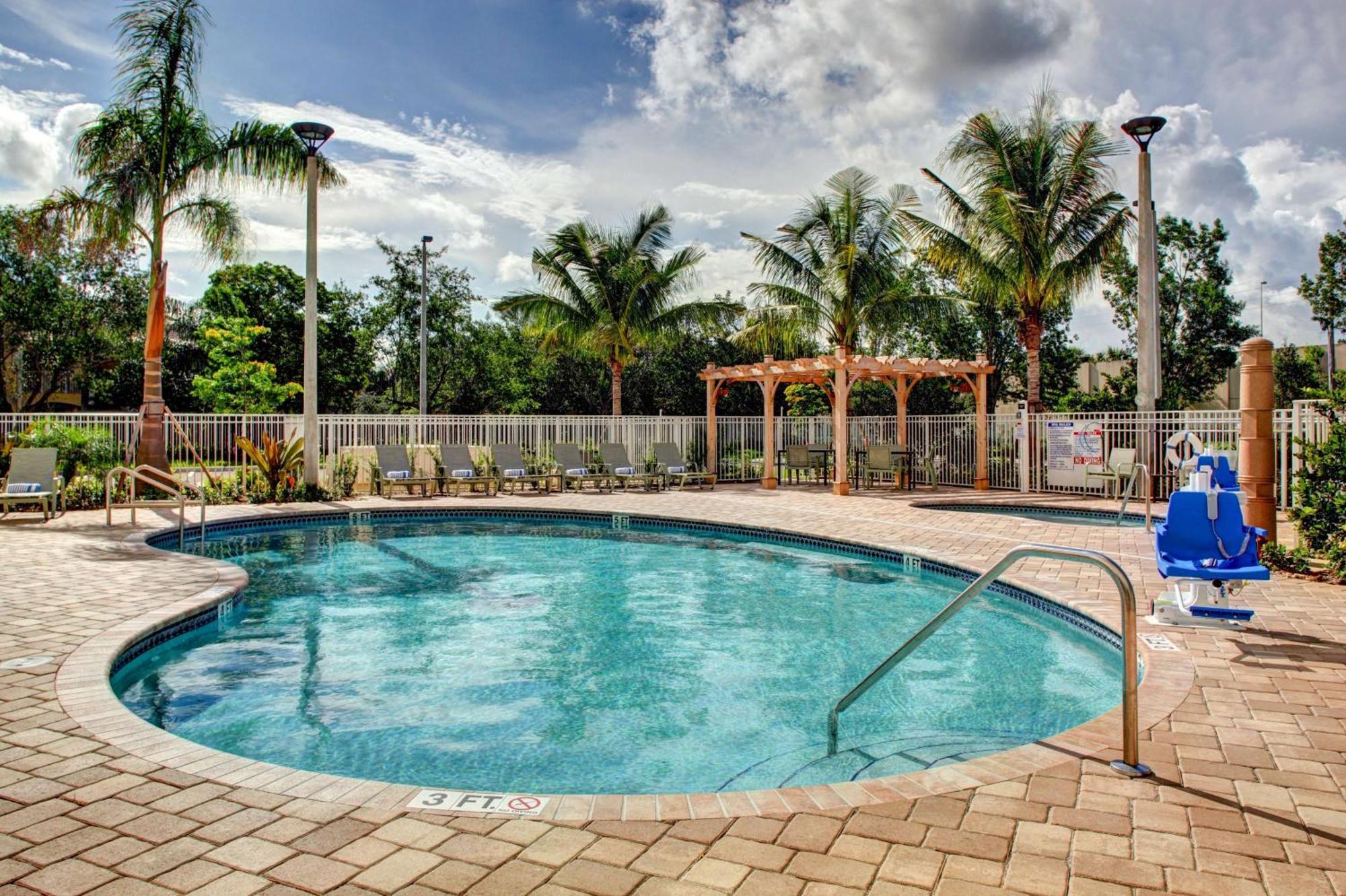 Hampton Inn And Suites Coconut Creek West Dixie Bend Exterior photo